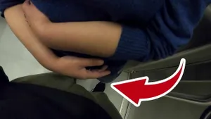 Inconnue branle ma bite dans le métro parisien