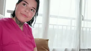 Aide-soignante française baisée pendant son service