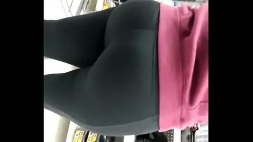 MILF ébène montre son gros cul en webcam amateur