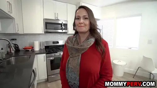 MILF baise son beau-fils - Relation tabou hardcore