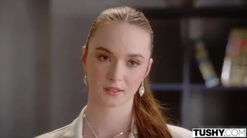 Hazel rousse se fait défoncer le cul par un mauvais garçon