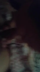 Étudiante suce la bite de son mec au réveil caméra cachée